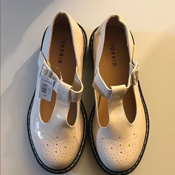 Torrid sz8.5 Cream Maryjane for Women NWT - Picture 2 of 3